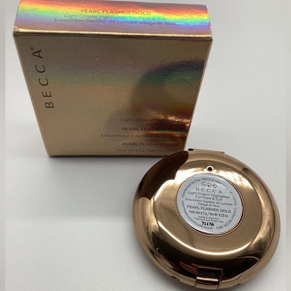 Becca Cosmetics Light Chaser Highlighter in Pearl Flashes Gold - BNIB - Picture 14 of 16